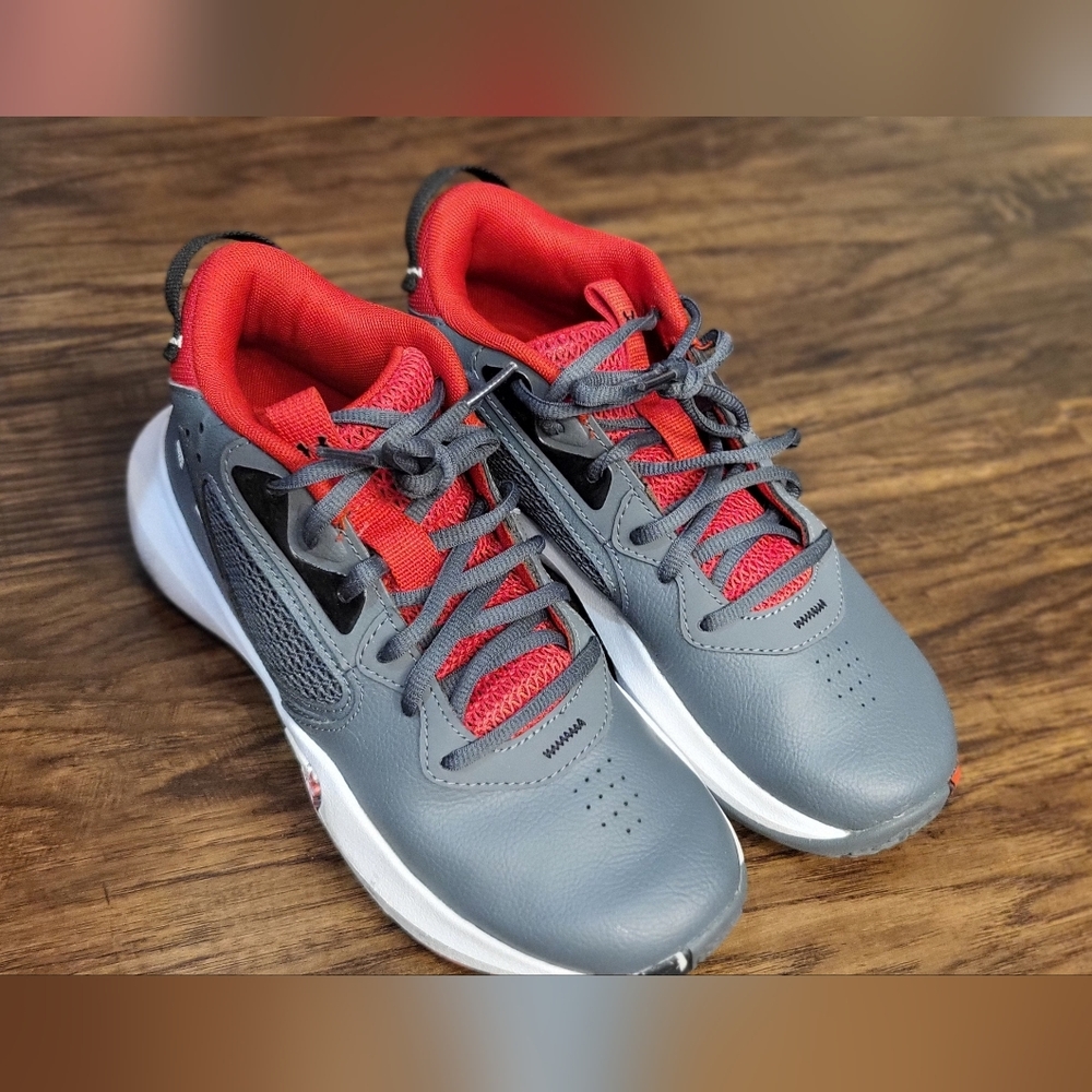Under Armour Lockdown 6 Basketball Shoes Size 6 Youth